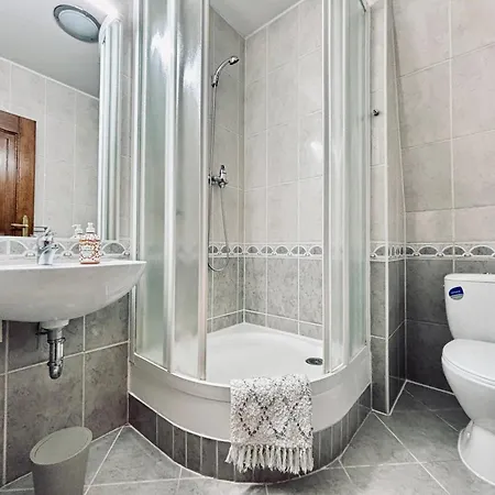 Poet's Theme Room, Free Parking Apartahotel Karlovy Vary